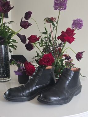 Men's Black Leather Chukka Boots - Classic Slip-On Style